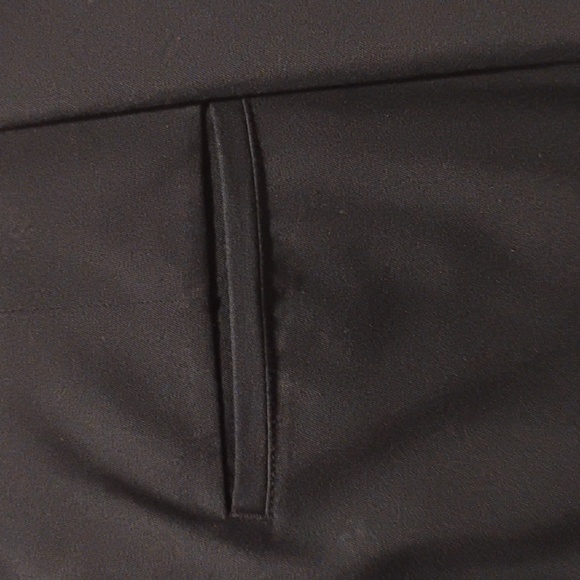 Navy blue tortoiseshell button, size 14 Ann Taylor crop slacks - Picture 3 of 5